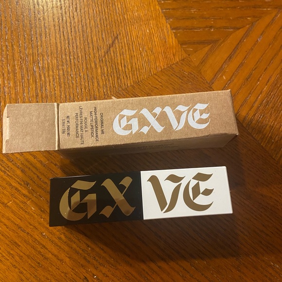 GXVE by GWEN STEFANI High-Performance Matte Lipstick - Picture 3 of 6